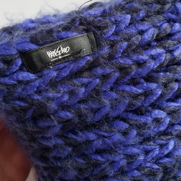 Mossimo Blue Black Chunky Yarn Blanket Infinity Scarf. Ultra warm. - Picture 4 of 4